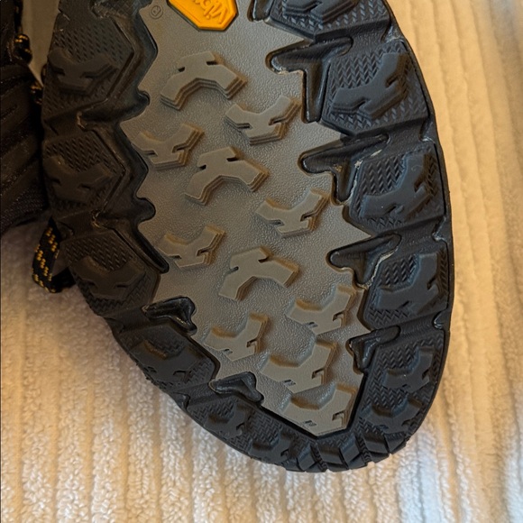 Hoka Men's Speedgoat 4 Gortex, Athletic Shoes - Picture 9 of 11